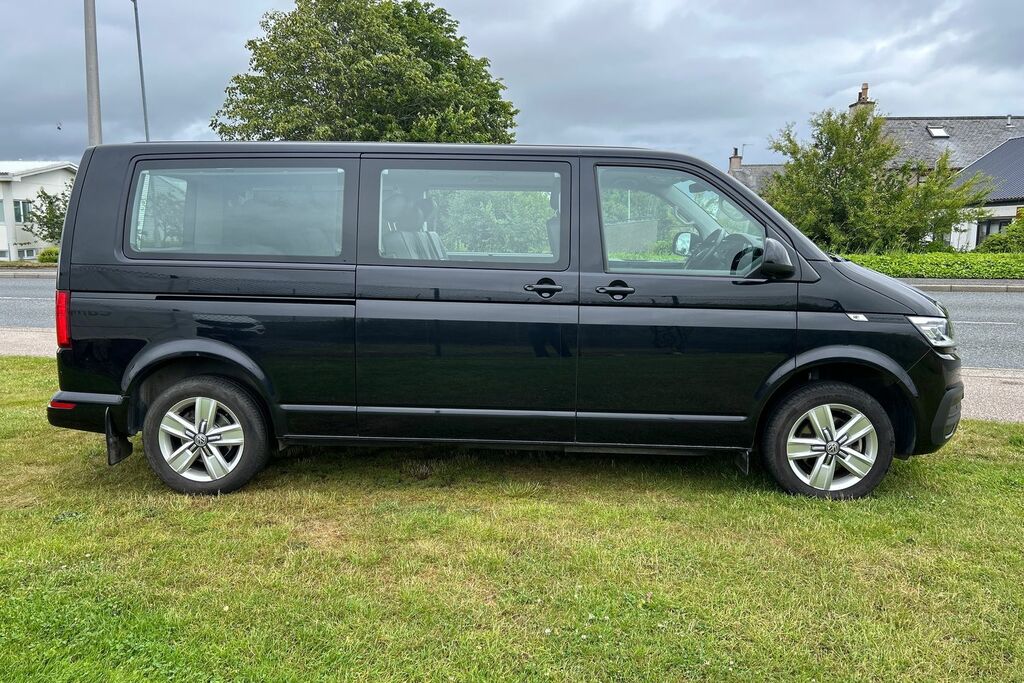 Volkswagen Transporter Shuttle 2.0 Tdi 150Ps Se Minibus Dsg Black #4