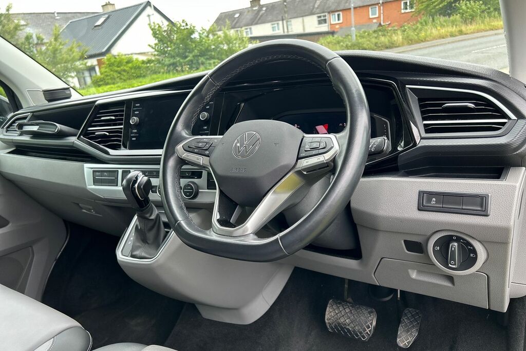 Volkswagen Transporter Shuttle 2.0 Tdi 150Ps Se Minibus Dsg Black #6
