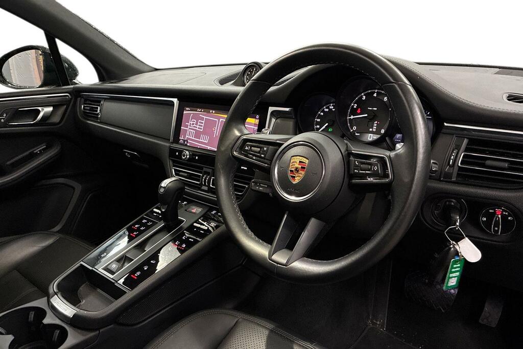 Porsche Macan 5dr Pdk Black #6