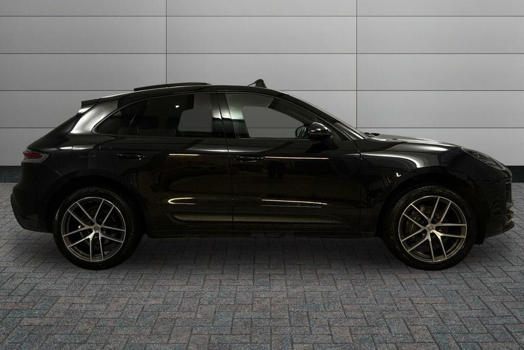 Porsche Macan 5dr Pdk Black #4