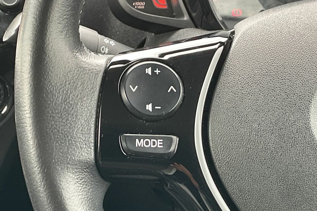 Toyota Aygo Vvt-i X-plore White #8