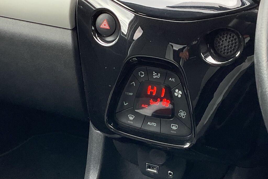 Toyota Aygo Vvt-i X-plore White #18