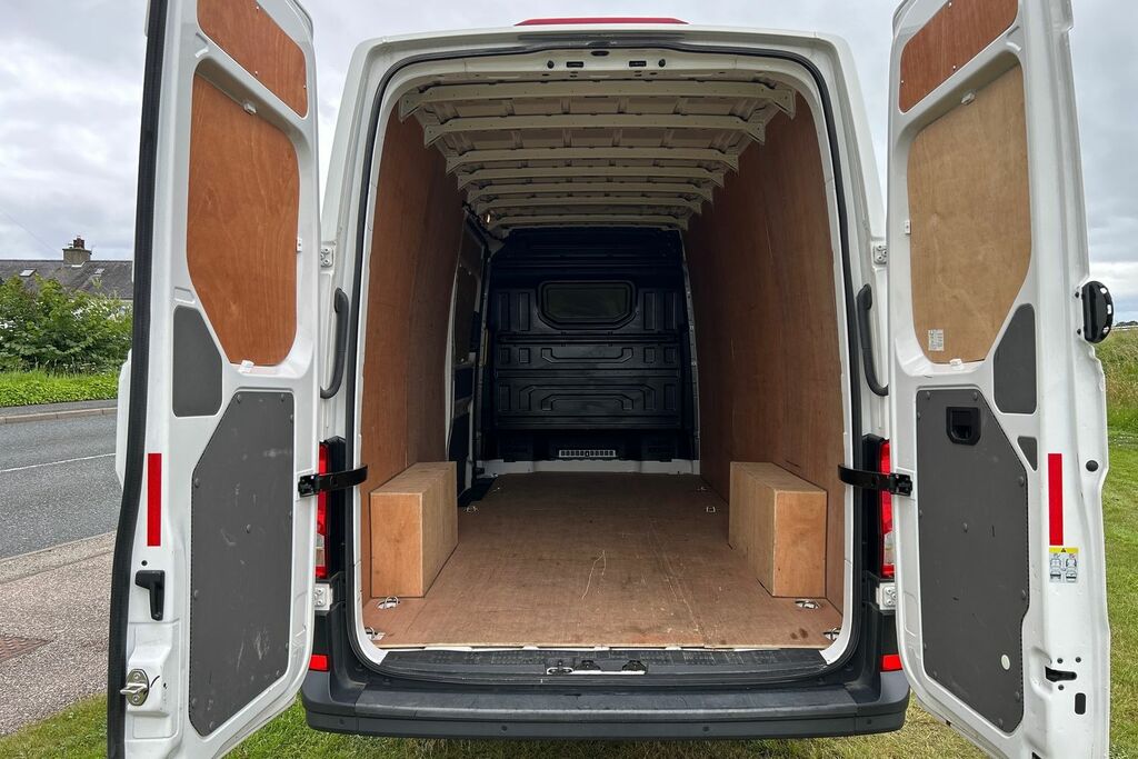 Volkswagen Crafter Cr35 Mwb Fwd 2.0 Tdi 140Ps Commerce Plus High Roof Black #10