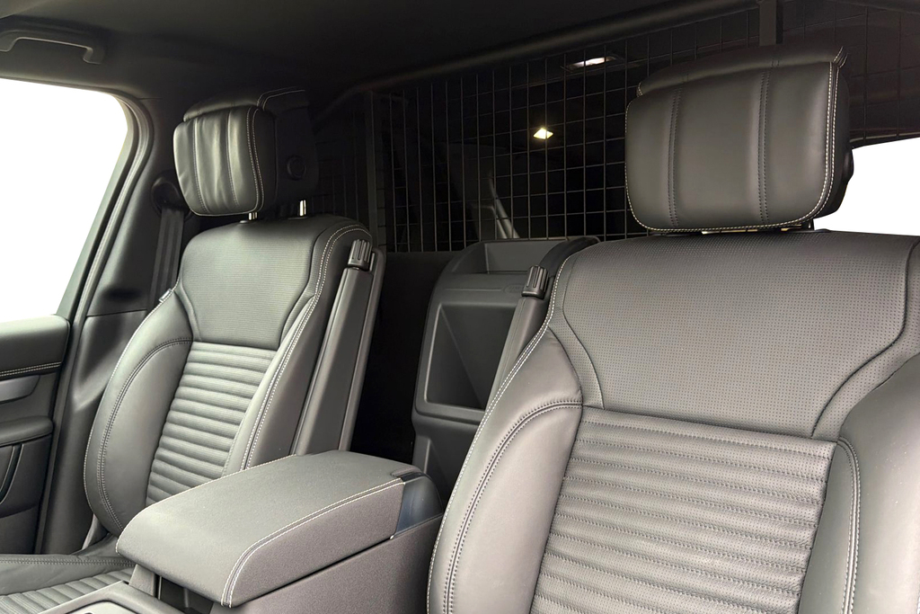 Land Rover Discovery D350 Dynamic Hse Commercial Black #4