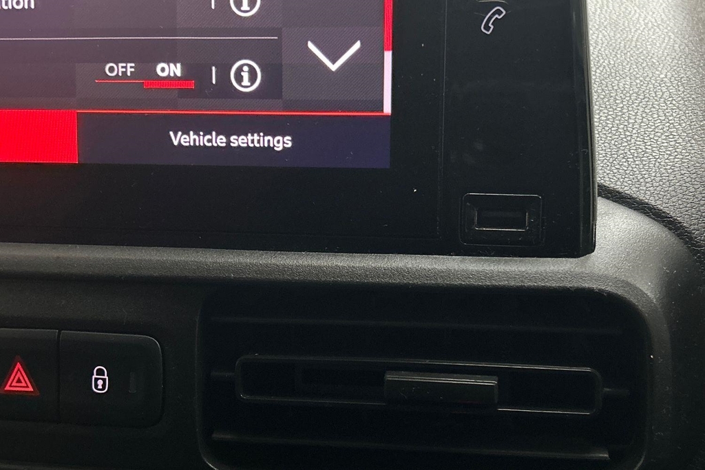 Citroen Berlingo 1.5 Bluehdi Flair M Mpv Eat Euro 6 Ss Green #21