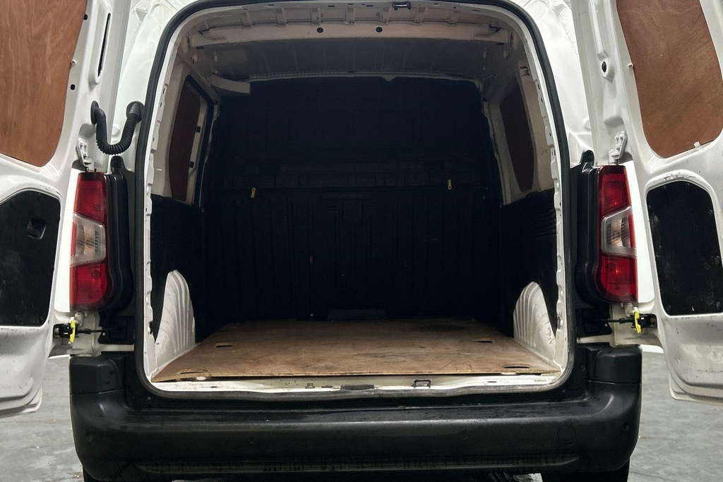 Citroen Berlingo 1.5 Bluehdi Flair M Mpv Eat Euro 6 Ss Green #16