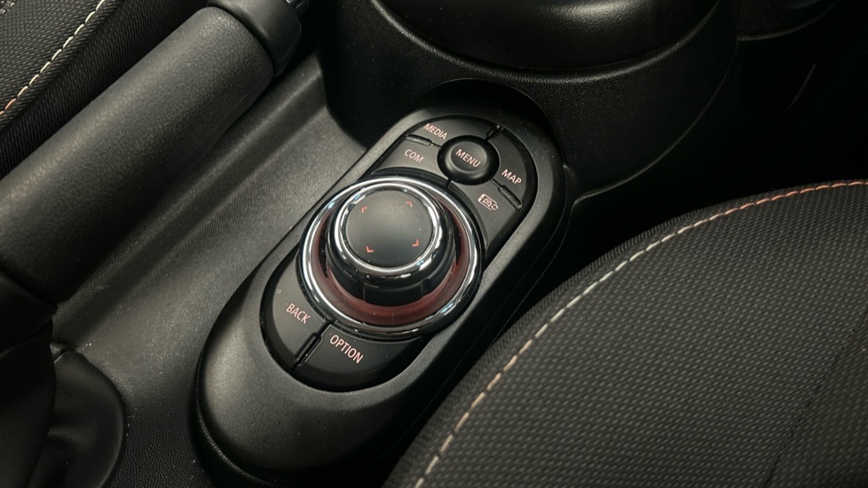 Mini Hatch 1.4 One  #19