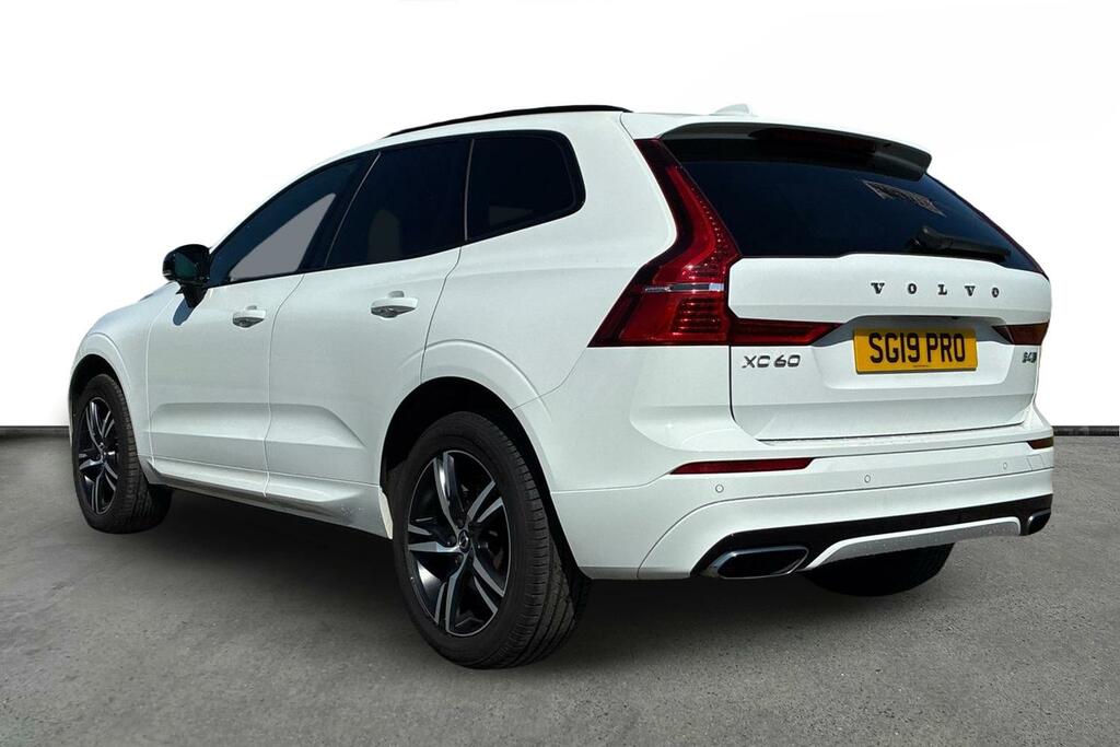 Volvo XC60 B4 Awd R-design White #3