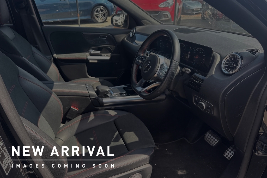 Mercedes-Benz GLA Class 1.3 Gla200 Amg Line Executive 7G-dct Euro 6 Ss Black #2