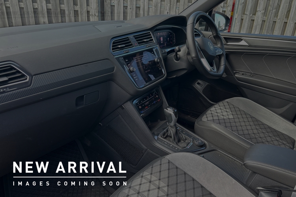 Volkswagen Tiguan Allspace 2.0 Tsi 4Motion R-line Dsg Black #2
