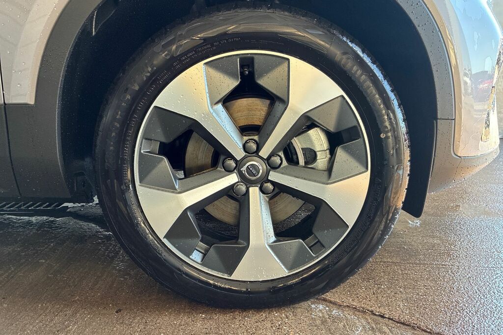 Volvo XC40 Plus, B3 Mild Hybrid, Dark ST26APK Silver #5