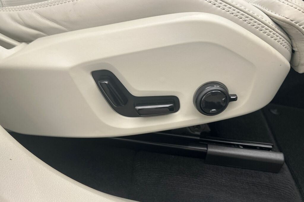 Volvo XC60 Ultra, T8 Awd Plug-in Hybrid, Dar Black #28