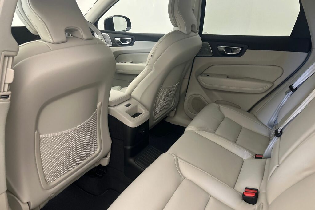 Volvo XC60 Ultra, T8 Awd Plug-in Hybrid, Dar Black #23