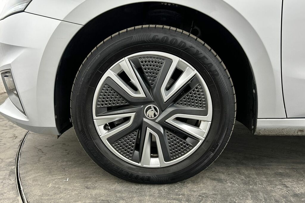 Skoda Fabia 1.0 Tsi 110 Se L Dsg Silver #5