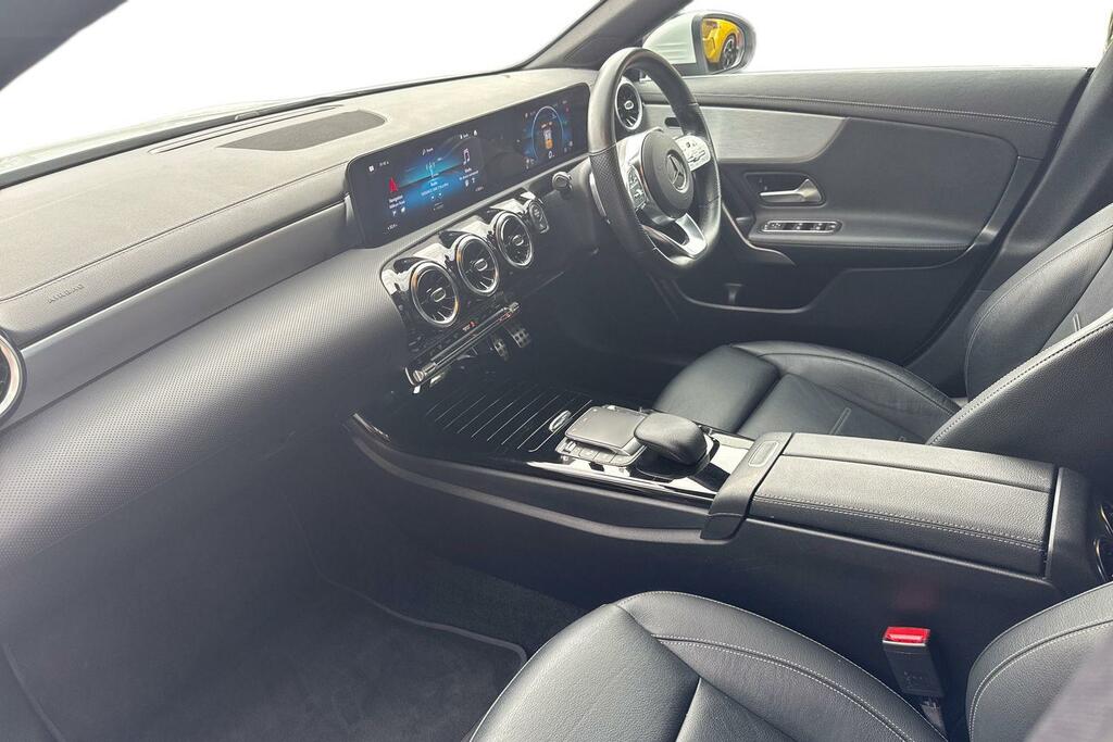 Mercedes-Benz CLA Class 1.3 Cla200 Amg Line Shooting Brake 7G-d White #6