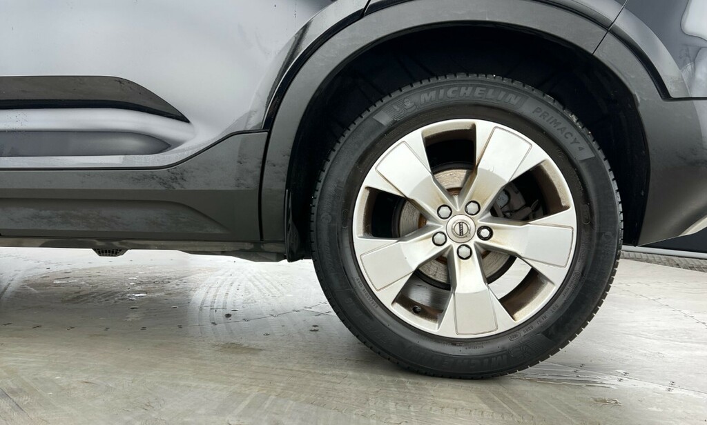 Volvo XC40 Momentum, T3 Black #4