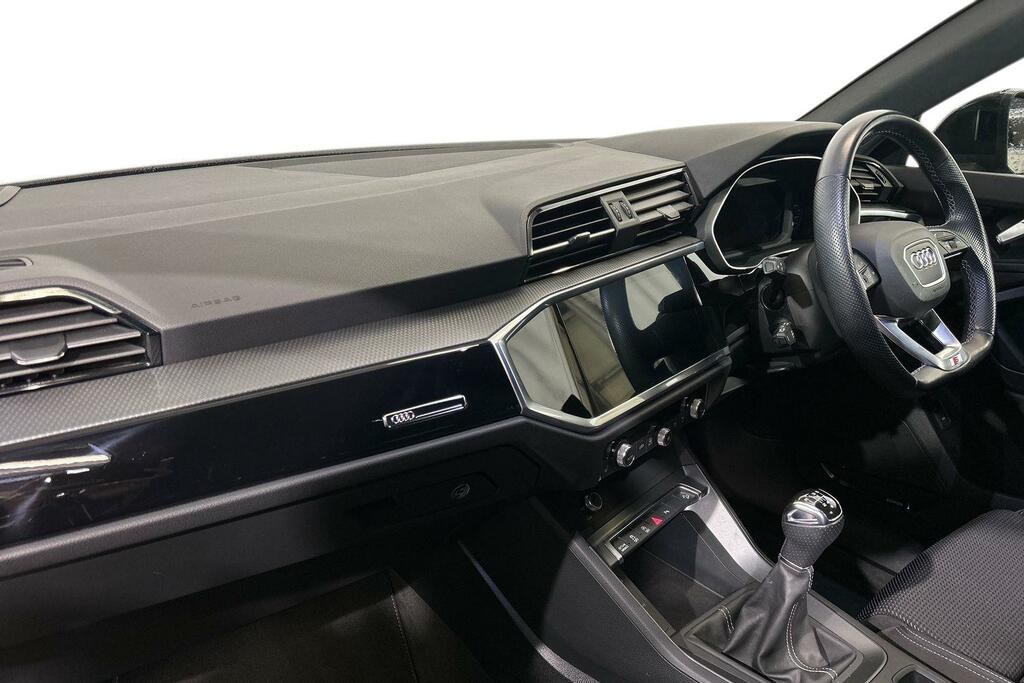 Audi Q3 35 Tfsi Black Edition Black #2