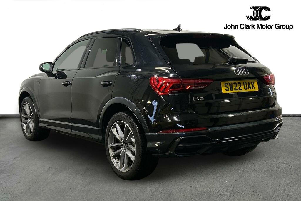 Audi Q3 35 Tfsi Black Edition Black #3