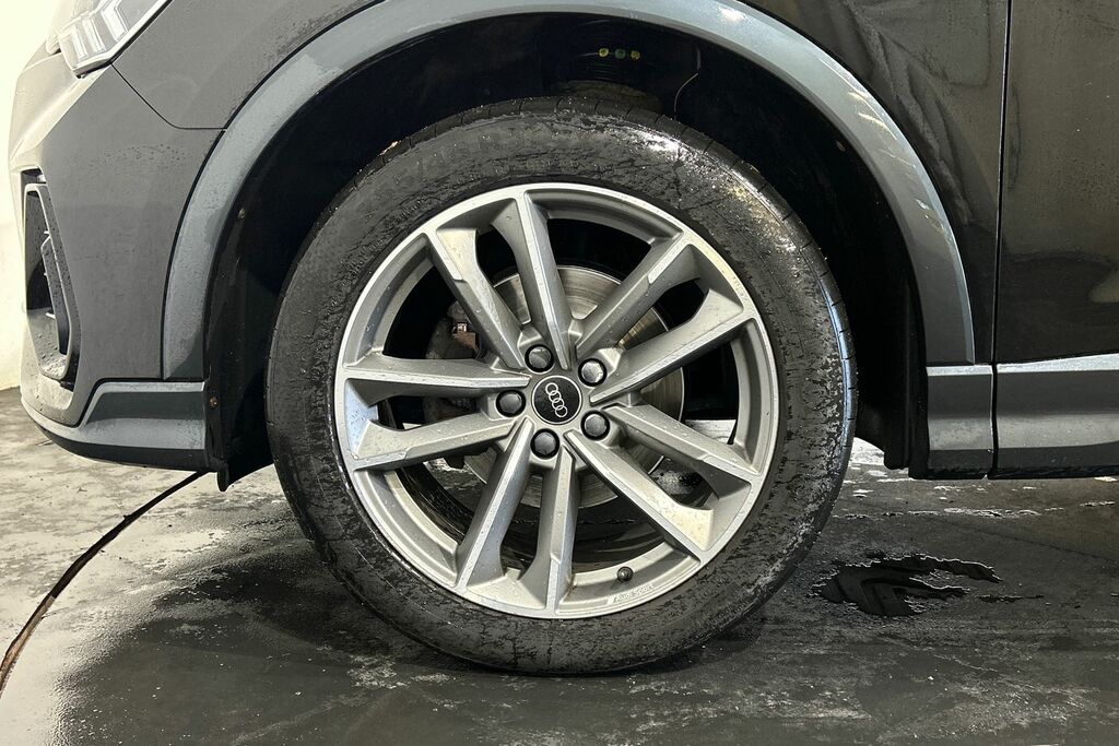 Audi Q3 35 Tfsi Black Edition Black #5