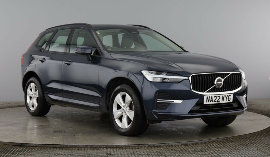 Volvo XC60 Momentum, B5 Mild Hybrid Blue