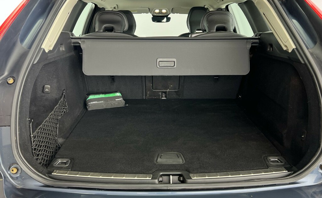 Volvo XC60 Momentum, B5 Mild Hybrid Blue #5