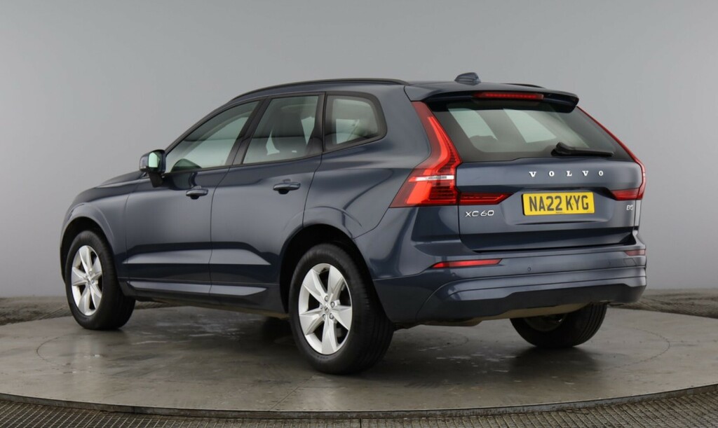 Volvo XC60 Momentum, B5 Mild Hybrid Blue #3