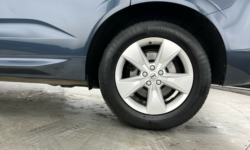 Volvo XC60 Momentum, B5 Mild Hybrid Blue #4