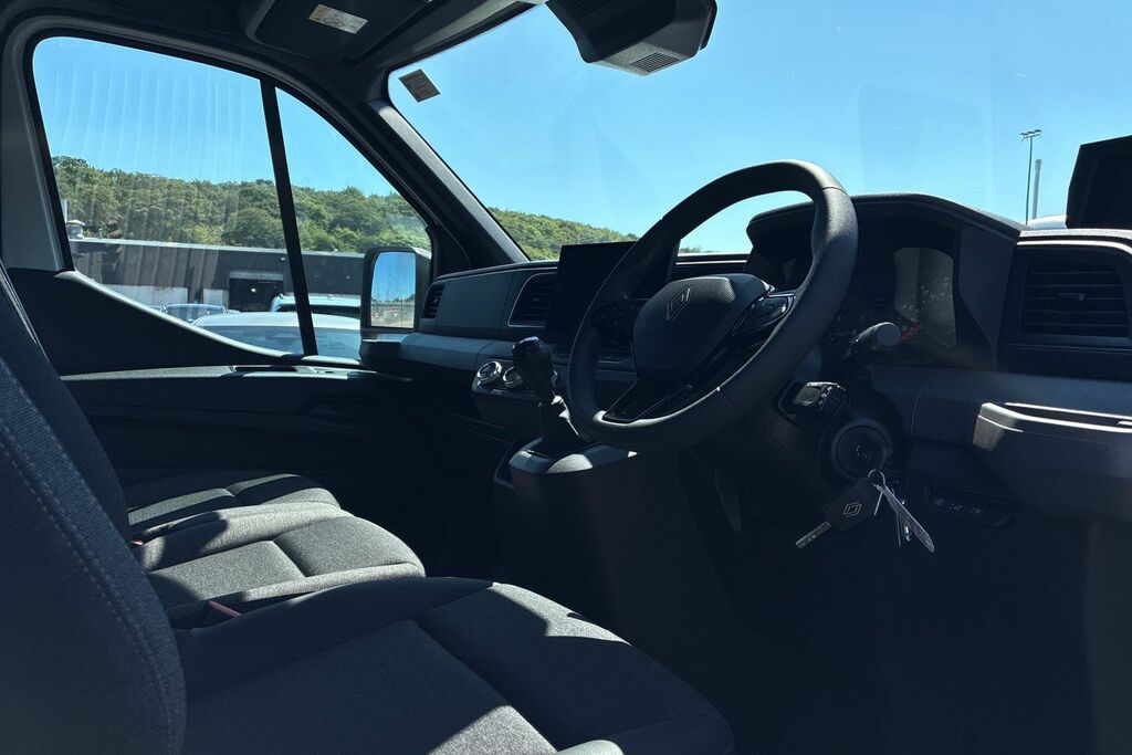 Renault Master Mpv White #18