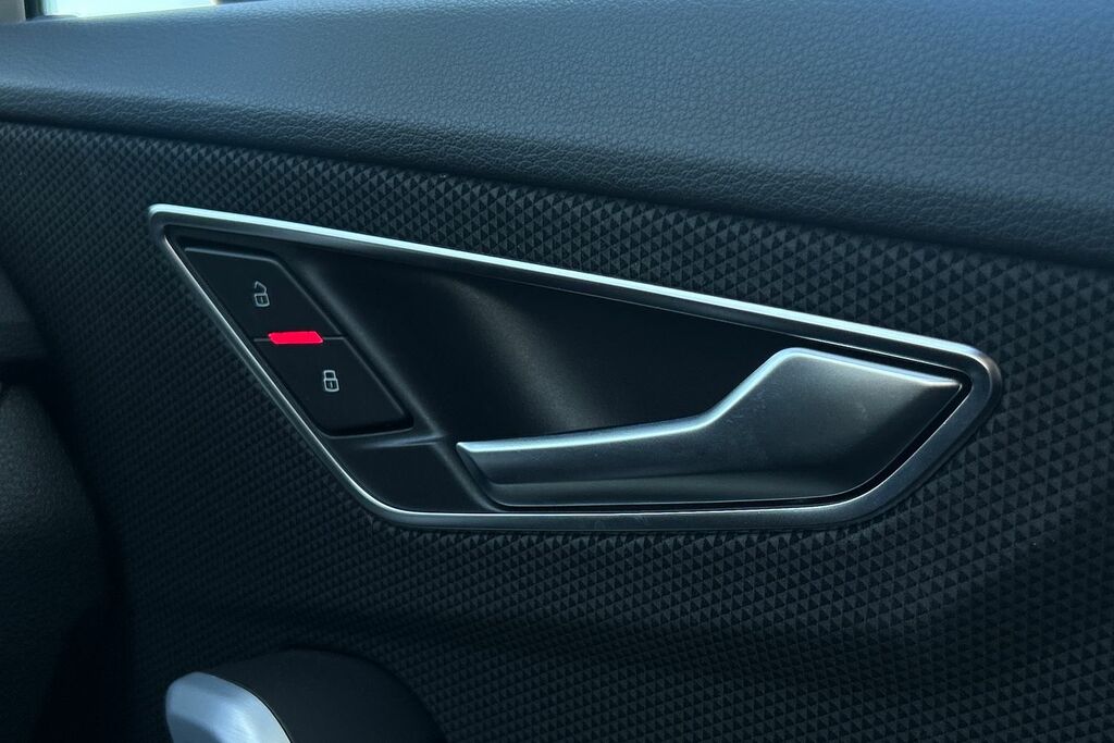 Audi Q2 #27