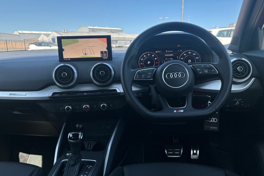 Audi Q2 #13