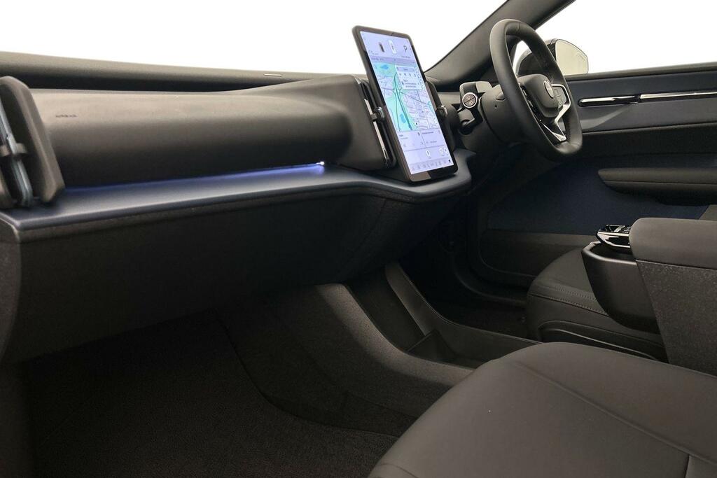 Volvo EX30 Black Edition Plus, Single Motor Extended Range, E Black #2