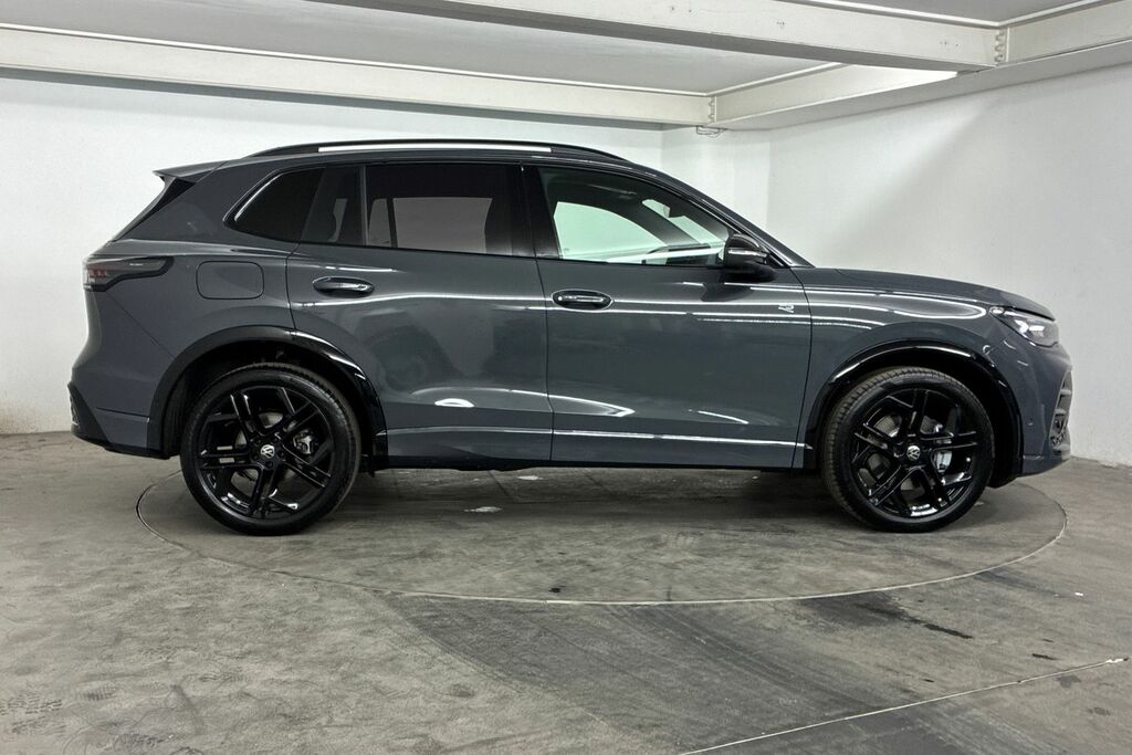 Volkswagen Tiguan R-line 1.5 Etsi 150 Ps 7-Speed Dsg Blue #4