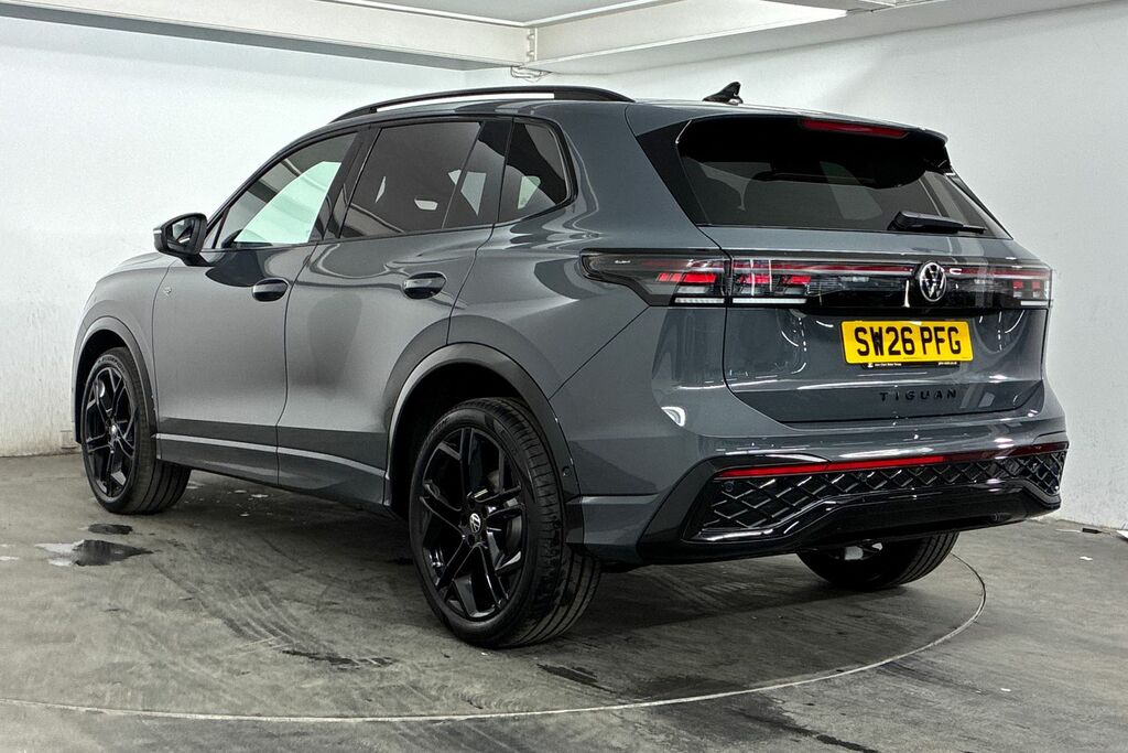 Volkswagen Tiguan R-line 1.5 Etsi 150 Ps 7-Speed Dsg Blue #3