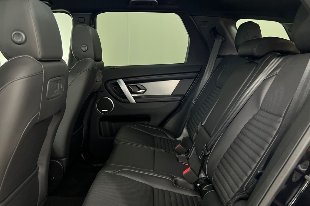 Land Rover Discovery Sport D200 Landmark SO26GBX Black #4