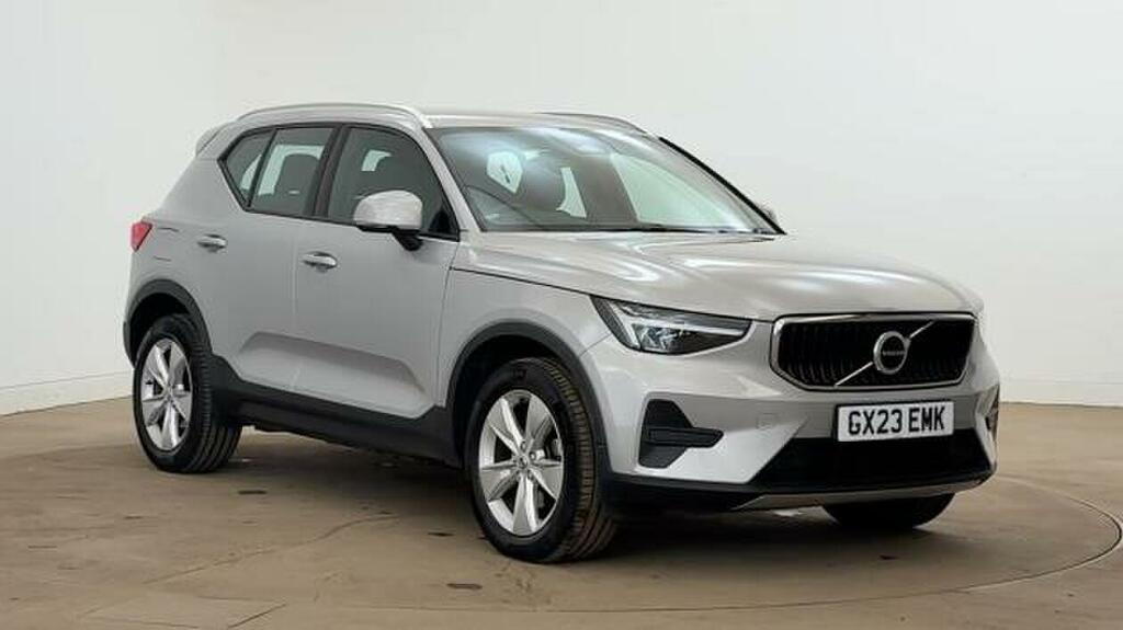 Volvo XC40 Core, B3 Mild Hybrid, Silver