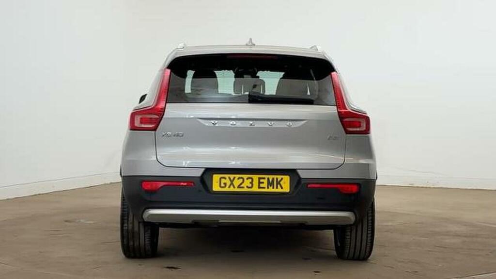 Volvo XC40 Core, B3 Mild Hybrid, Silver #4