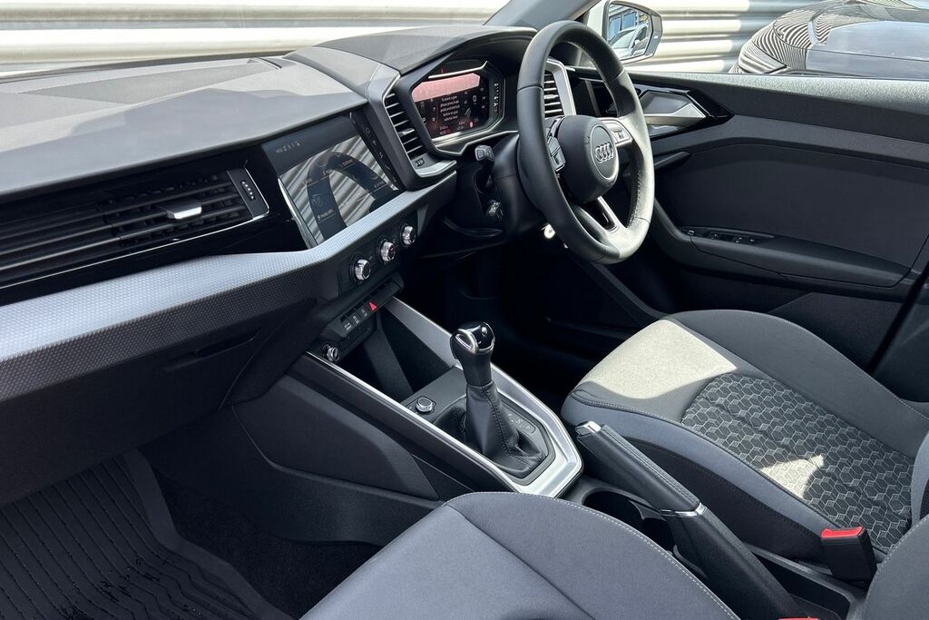 Audi A1 Sport 30 Tfsi 116 Ps S Tronic White #2