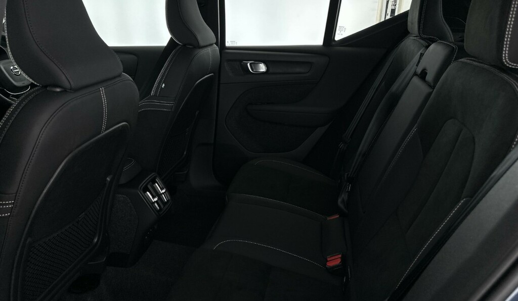 Volvo XC40 Ultra, B4 Mild Hybrid, Roof-360 Camera- Black #7