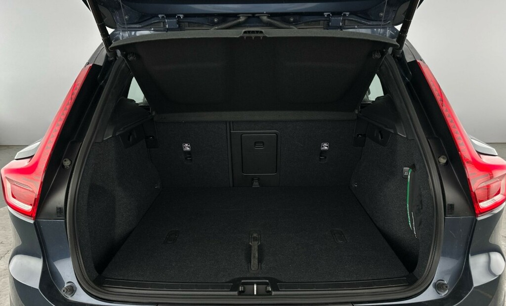 Volvo XC40 Plus, B4 Mild Hybrid, Dark Blue #5