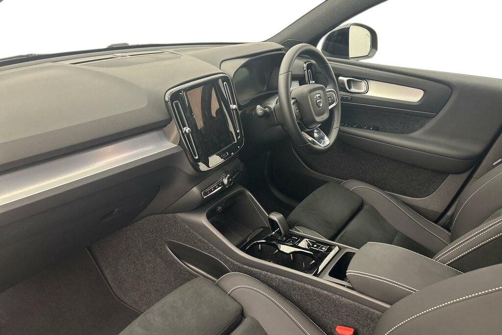 Volvo XC40 Plus, B3 Mild Hybrid, Dark Silver #2