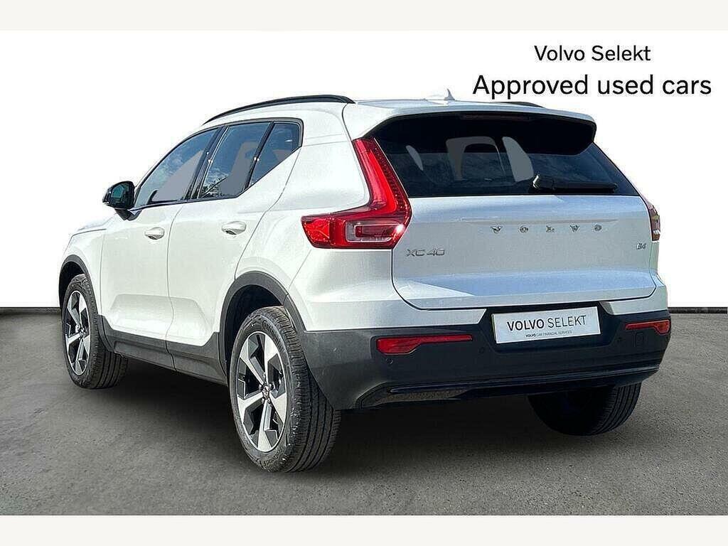 Volvo XC40 Plus, B3 Mild Hybrid, Dark ST26ASU White #3