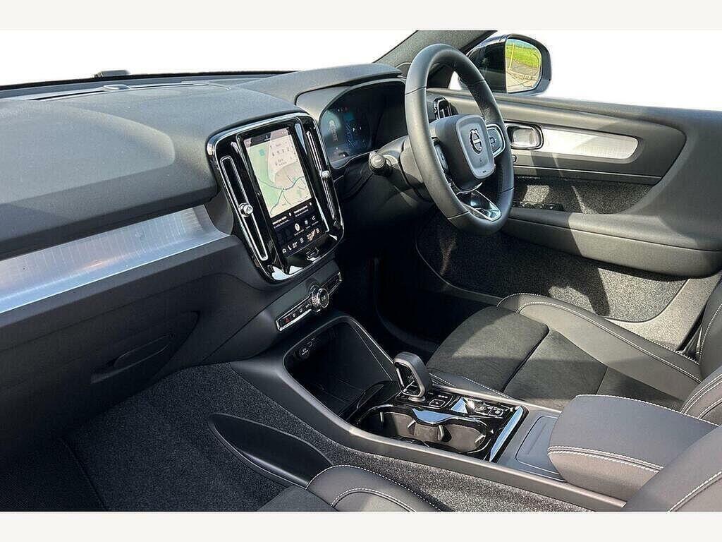 Volvo XC40 Plus, B3 Mild Hybrid, Dark ST26ASU White #2