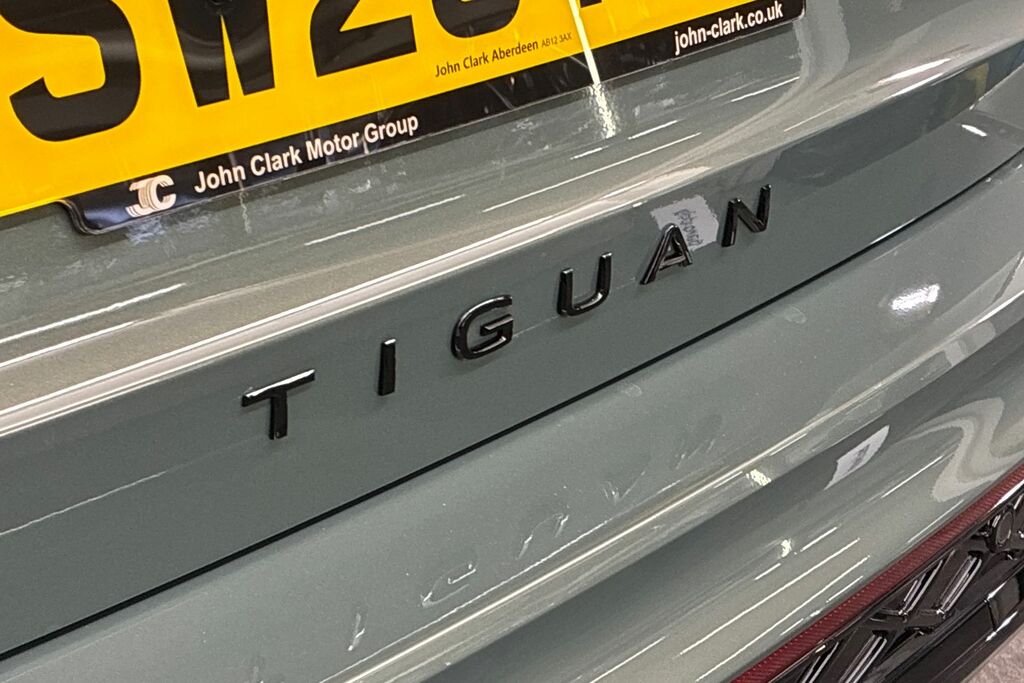 Volkswagen Tiguan 1.5 Etsi Mhev R-line Suv Hybrid Dsg 15 Blue #20