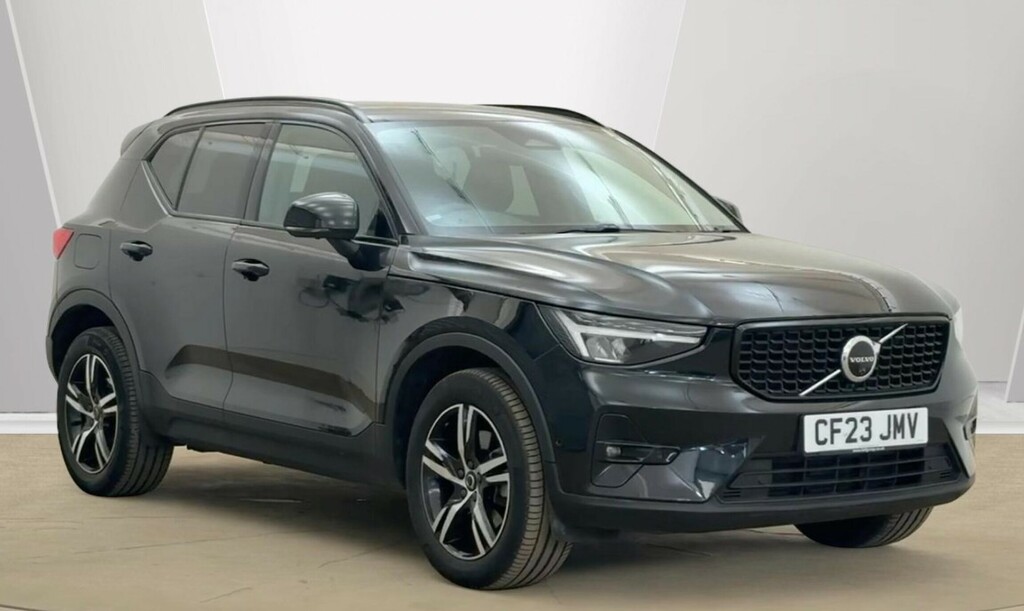 Volvo XC40 Plus, B3 Mild Hybrid, Dark Black
