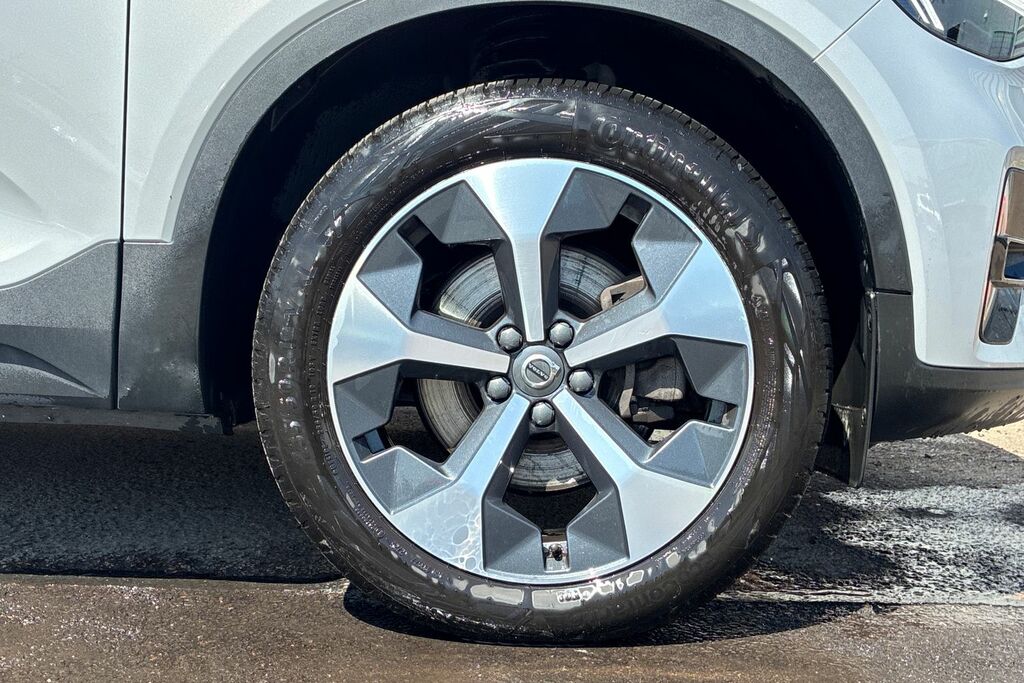 Volvo XC40 Plus, B4 Awd Mild Hybrid, Dark ST22WCX Silver #5