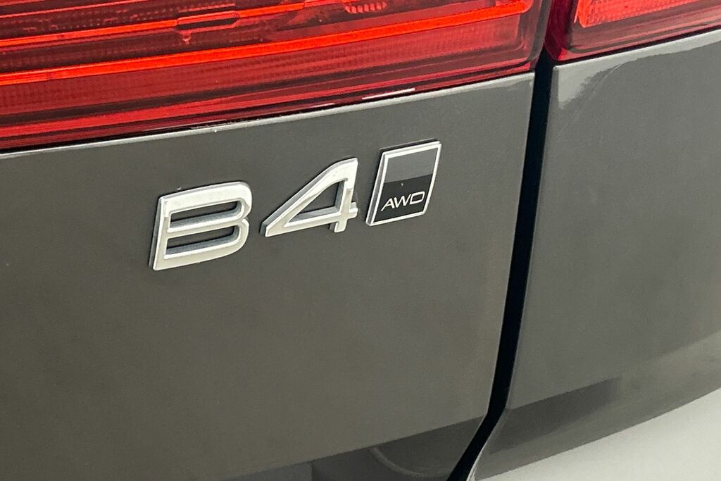 Volvo XC60 Suv Black #24