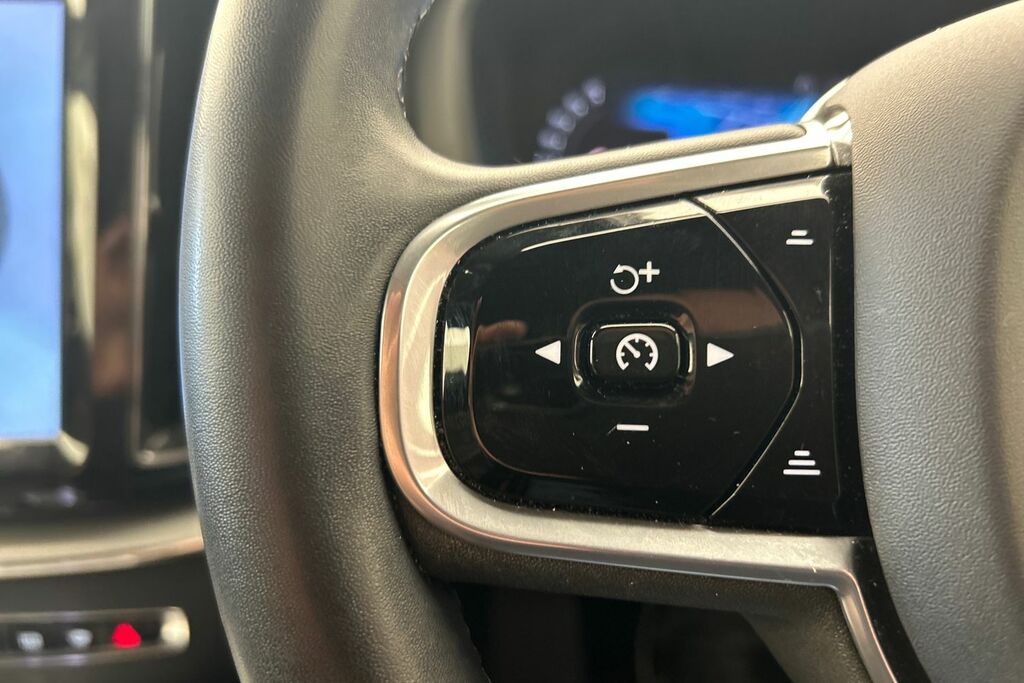 Volvo XC60 Suv Black #11