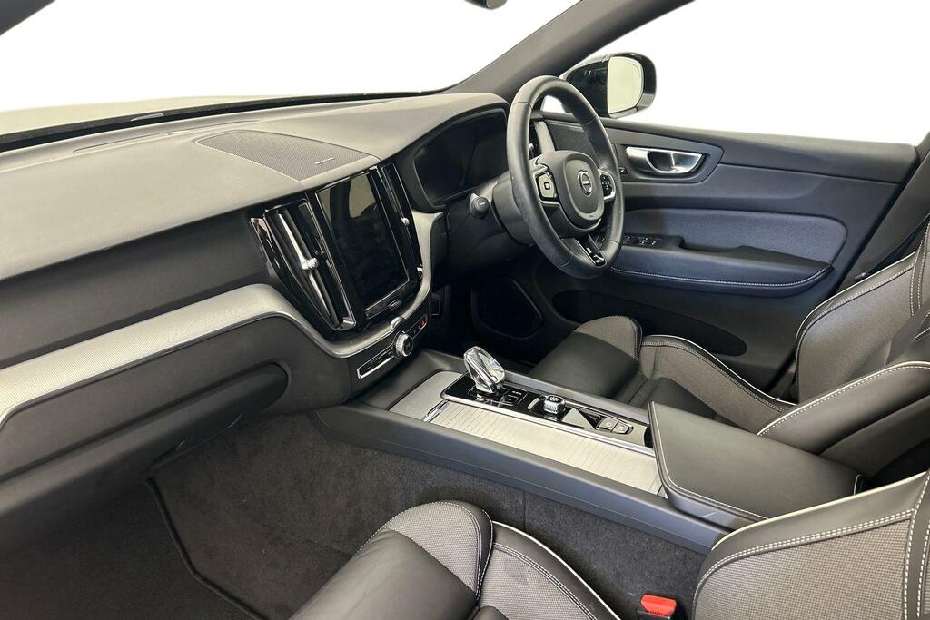 Volvo XC60 Plus, B4 Awd Mild Hybrid, Dark SH72XBN Grey #2