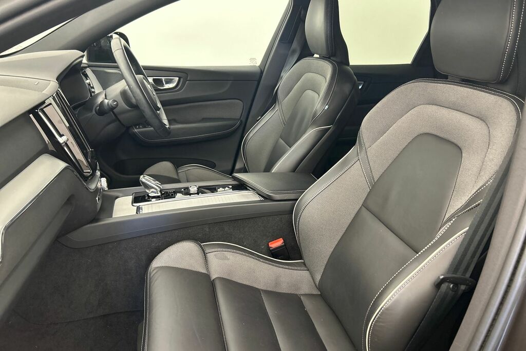 Volvo XC60 Suv Black #29
