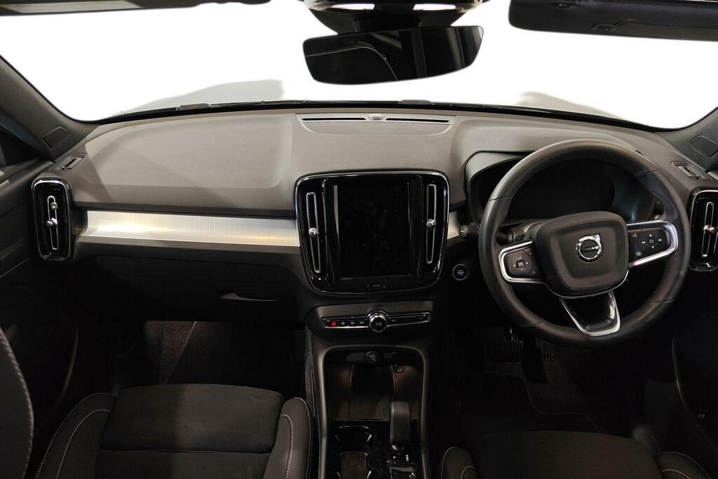 Volvo XC40 2.0 B4p Plus Black Edition Black #6